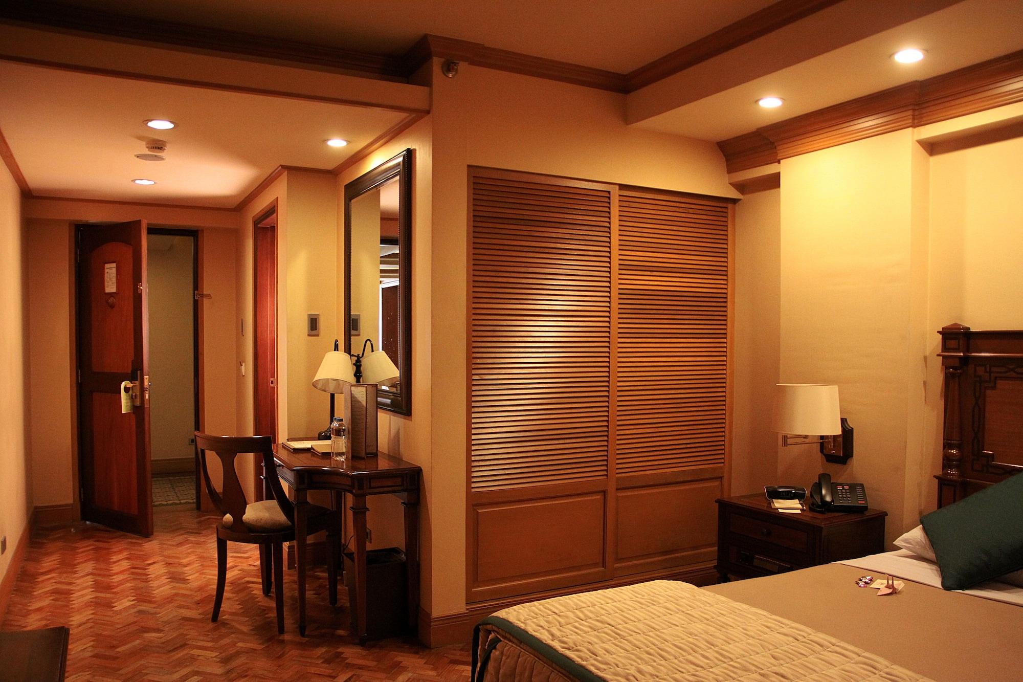 Herald Suites Makati City Екстериор снимка