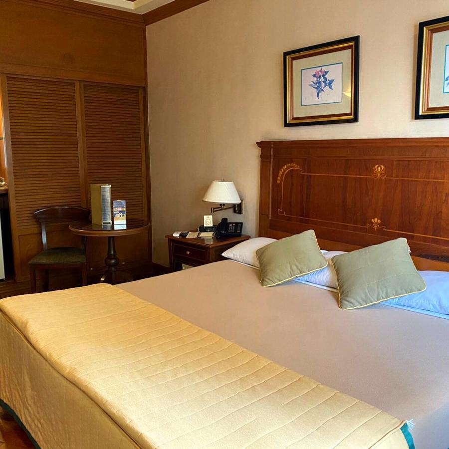 Herald Suites Makati City Екстериор снимка