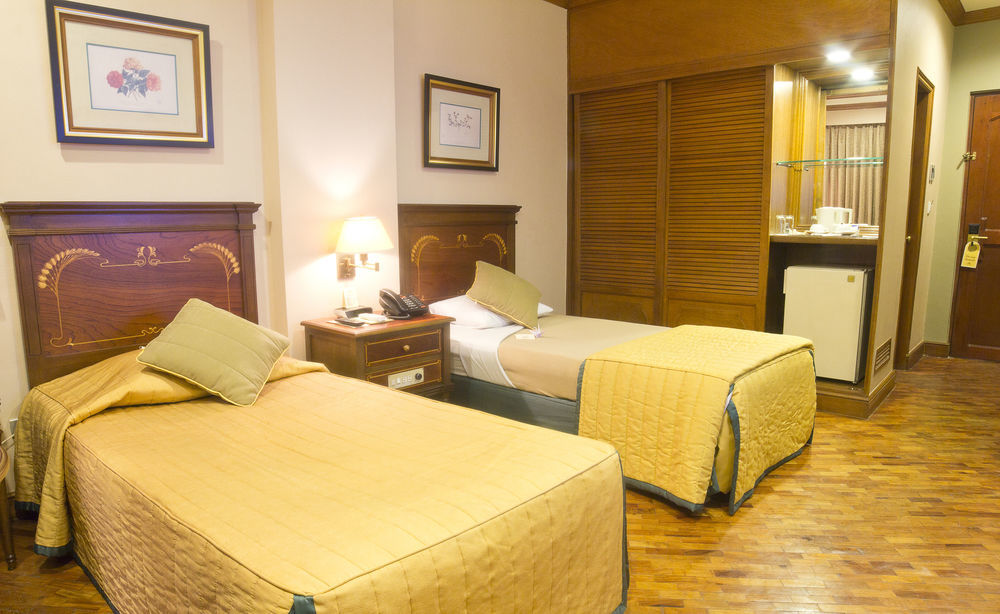 Herald Suites Makati City Екстериор снимка