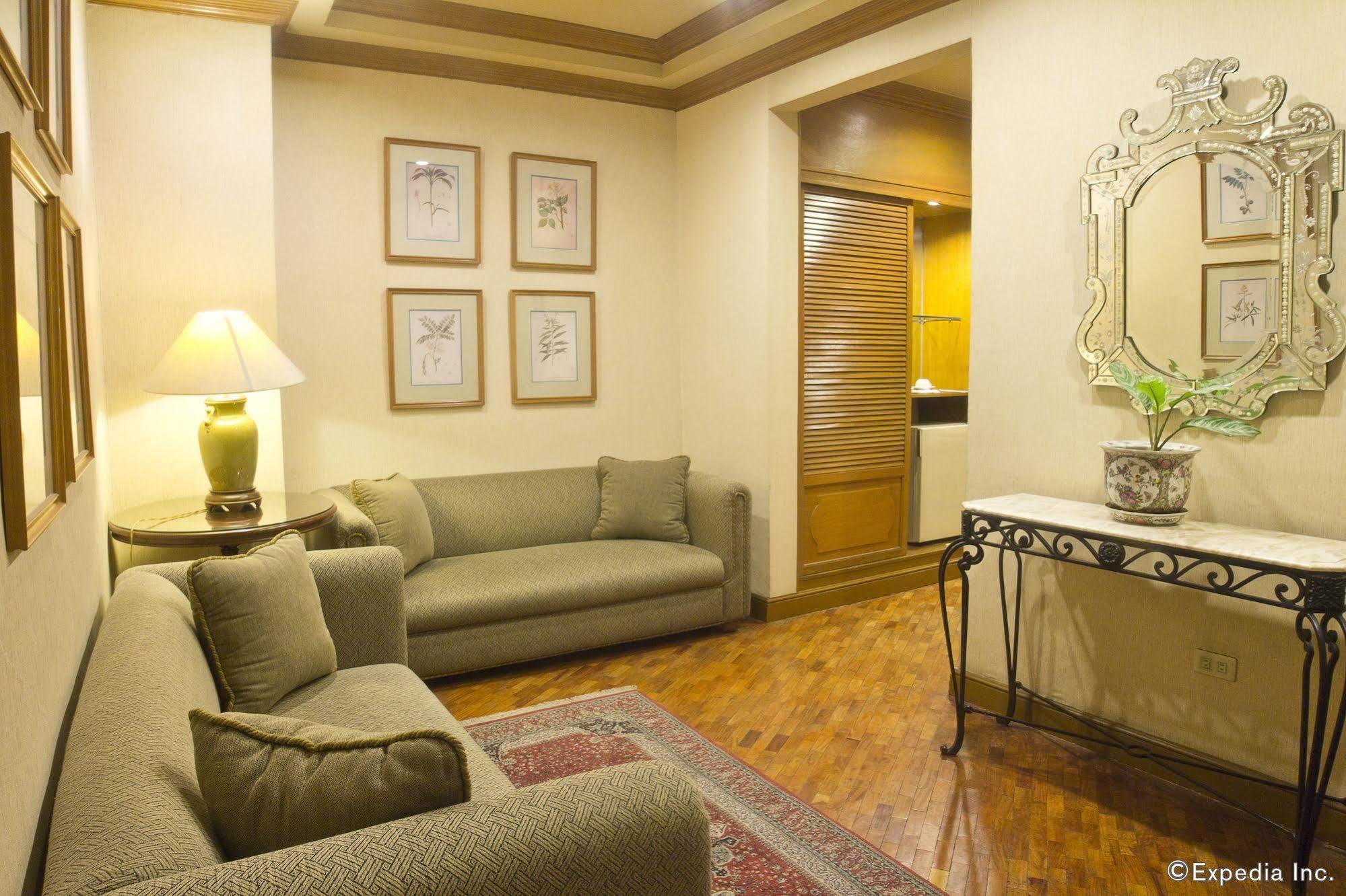 Herald Suites Makati City Екстериор снимка