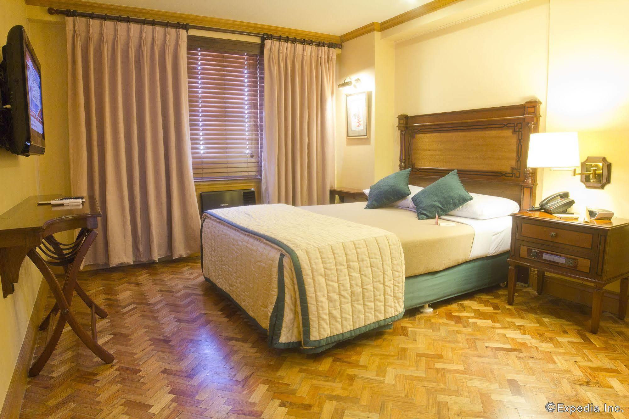 Herald Suites Makati City Екстериор снимка