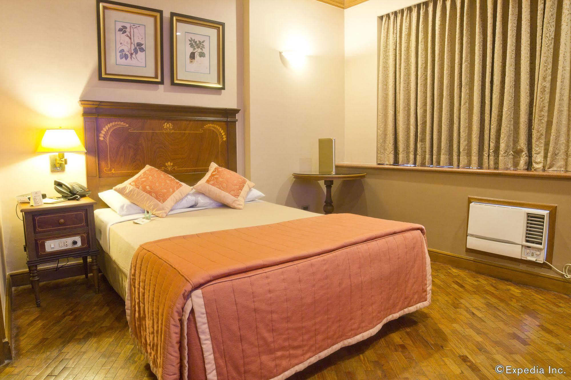 Herald Suites Makati City Екстериор снимка